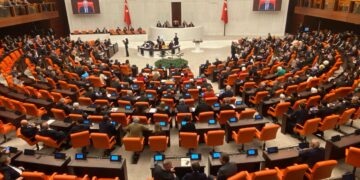 Meclîs de reya ewiline pêşnîyazê cigêrayîşî yê kirmanckî ame qebulkerdiş