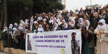 Dayikên Aştiyê: Sonda me kezîzerên me ne, Rojava rûmeta me ye  HATE NÛKIRIN