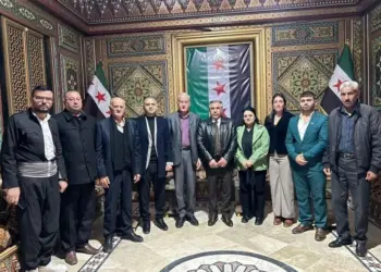 Şandeya koçberên Serêkaniyê serdana parêzgarê Hesekê kir
