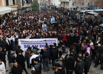 KCK: Ganî wayîrvejîyayîşê Rojava bi ruhê yewîye dewam bikero