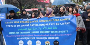 Stenbol de rayîrşîyayîşê 21ê sibatê: Ziwanê kurdkî ganî azad bo