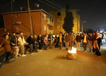 Li Çîgîliya navçeya Îzmîrê agirê newrozê hat pêxistin