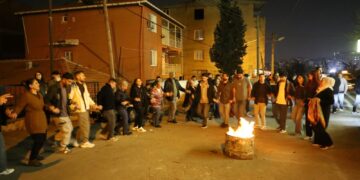 Li Çîgîliya navçeya Îzmîrê agirê newrozê hat pêxistin
