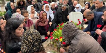 Rehşan Demîrel li ser gora xwe hat bibîranîn