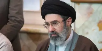 Rayberê dînî yê Îranî Mucteba Hamaney kam o?