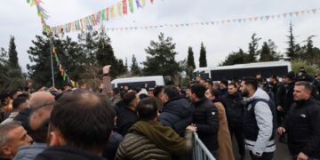 Polîsan êrişî Newroza Kocaeliyê kirin: 8 kes hatin binçavkirin