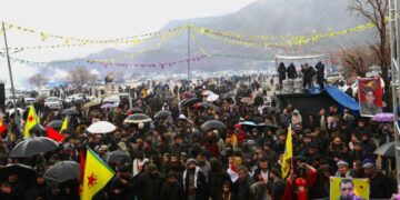 Bi hezaran li Qendilê kom bûn û Newrozê pîroz kirin