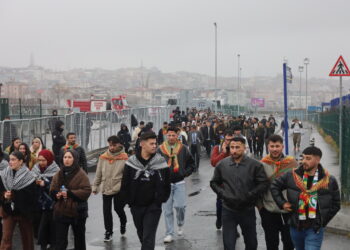 Li Stenbolê bi hezaran kes tê qada Newrozê