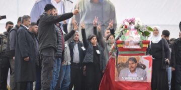 Şandeyek ji Bakur ji bo merasîma Salih Muslim diçe Kobanê