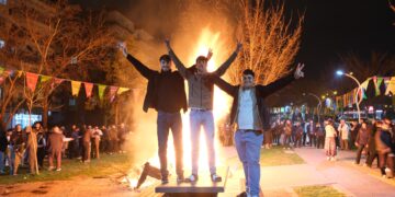 Newroza Peyasê bi def û zirneyê hat pirozkirin