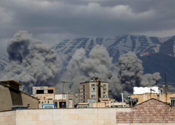 Şerê Îsraîlê û Îranê di roja 3yemîn de ye: Trump banga teslîmbûnê li Artêşa Îranê kir HATE NÛKIRIN