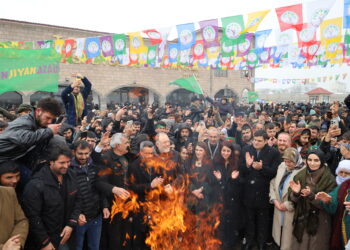Li Kopê pîrozbahiya Newrozê: Dema azadiya Abdullah Ocalan e