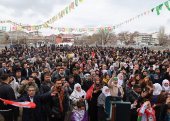 Newroza Milazgirê: Gelê Kurd dixwaze Rêberê xwe di Newrozê de bibîne