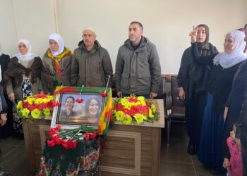 Bi girseyî serdana şîna Denîz Toprak hate kirin