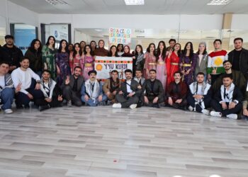 Xwendekarên YYUyê Roja Cil û Bergên Kurdî pîroz kir