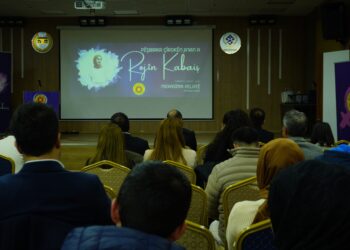 Xelatên pêşbirka çîrokên jinan a Rojîn Kabaîşê hatin dayîn