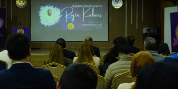 Xelatên pêşbirka çîrokên jinan a Rojîn Kabaîşê hatin dayîn