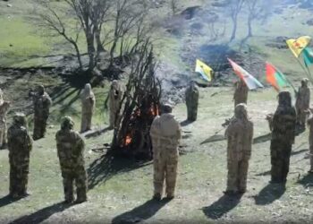 YRKê li çiyayên Kurdistanê agirê Newrozê pêxist