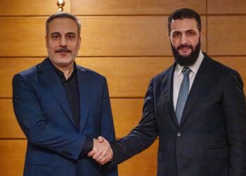 Ahmed Şara li Tirkiyeyê ye: Li Antalyayê hevdîtina krîtîk a bi Fîdan re