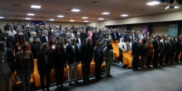 Konferansa Rêveberiyên Xwecihî ya Amedê: Komun şaredarî ye, şaredarî komun e