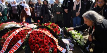 Cenazeyê dayika Sakîne Cansizê hate veşartin