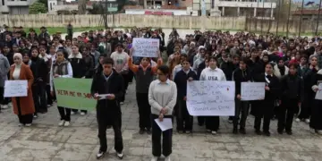 Hukmato Demkî nameyê dibistanan vurneno: Wendekaran nerazîbîyayîş mojna