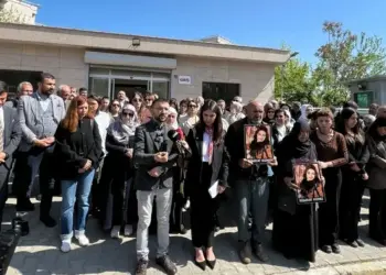 Malbata Rojwelat Kizmaz ji bo lêkolîneke bi bandor serî li dozgeriyê da