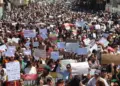 Bi hezaran kes ji bo zimanê Kurdî meşiya: Netewek bi zimanê xwe heye