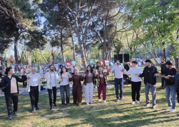 DEM Partî şahiya karkeran li dar xist
