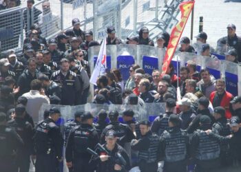 Polîsan êrişê bîranîna 1ê Gulanê kir: Dehan binçavkirî hene