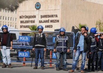 Qeyûman mal û milkê şaredariyan li saziyên AKPê û dewletê belav kirine