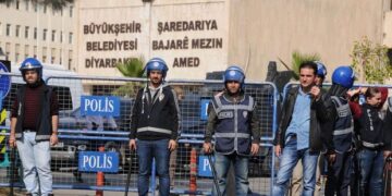 Qeyûman mal û milkê şaredariyan li saziyên AKPê û dewletê belav kirine