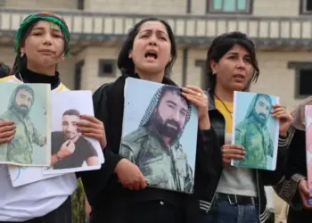 Li Kobaniyê ji bo serbestberdana girtiyan meşa girseyî
