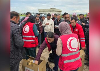 Heyva Sor a Kurd lambeyên bi enerjiya rojê dixebitin belav kir