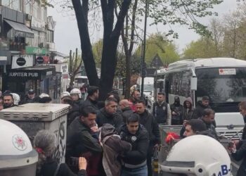 Stenbol de 1ê Gulane: Têkoşîn zî est o hêriş zî