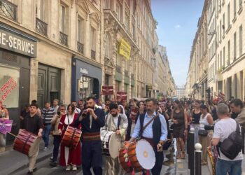 Festîvala Çanda Kurd a Parîsê bi çalakiyên rengîn dewam dike