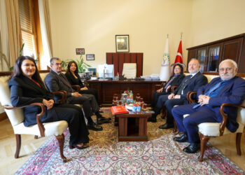 Heyeta CHPê serdana Koma DEM Partiyê kir