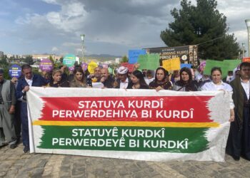 Ji Şirnexê banga statuya zimanê Kurdî hat kirin