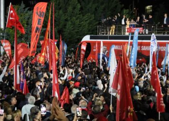 Li ber navenda CHPê mîtînga girseyî: Em ê destûrê nedin