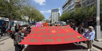 ‘Serek Apo azad nêbo, aştî û azadî ca nêna’