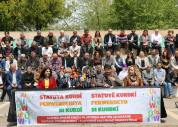 Deklarasyona 15ê Gulanê: Zimanê Kurdî çavkaniya hebûnê ye