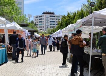 2yemîn Rojên Pirtûkan a Erxeniyê di roja 3yemîn de berdewam dike