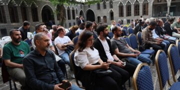 Serdar Şîrnas: Dengbêjan tu carî dev ji gotina rastiyê bernedaye