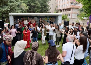 Cejna Zimanê Kurdî bi coşa mihrîcanê hat pîrozkirin