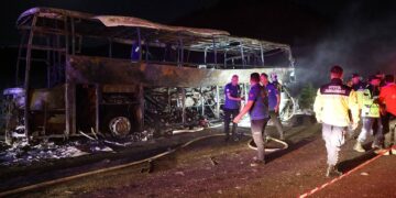 Li Denîzliyê qeza: 8 kes mirin û 33 kes birîndar bûn