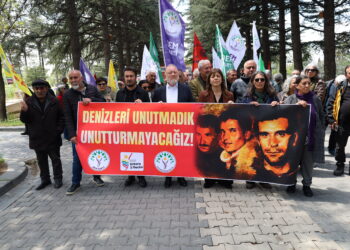 Gezmîş, Aslan û Înan li ser gorên xwe hatin bibîranîn