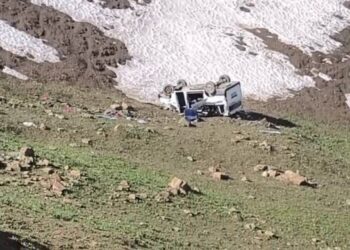 Welatiyên çûn pincarê qeza kirin: Kesek mir û 8 kes birîndar bûn