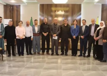 Mazlûm Ebdî û Îlham Ehmed bi şandeya koçberên Serêkaniyê re civiyan