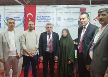 Koma Îlahiyatvanan rûyê jinekê sansur kir!