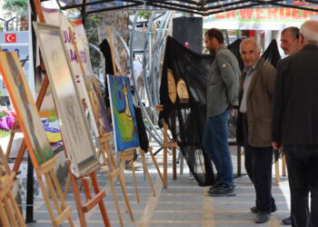 Di çalakiya ‘Konên Zimanê Kurdî’ de pêşangeha wêneyan hate vekirin